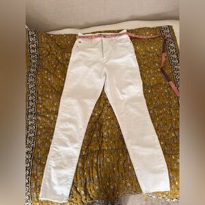 White skinny jeans